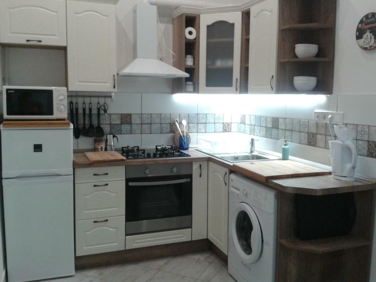 Lily Apartman Будапеща Екстериор снимка