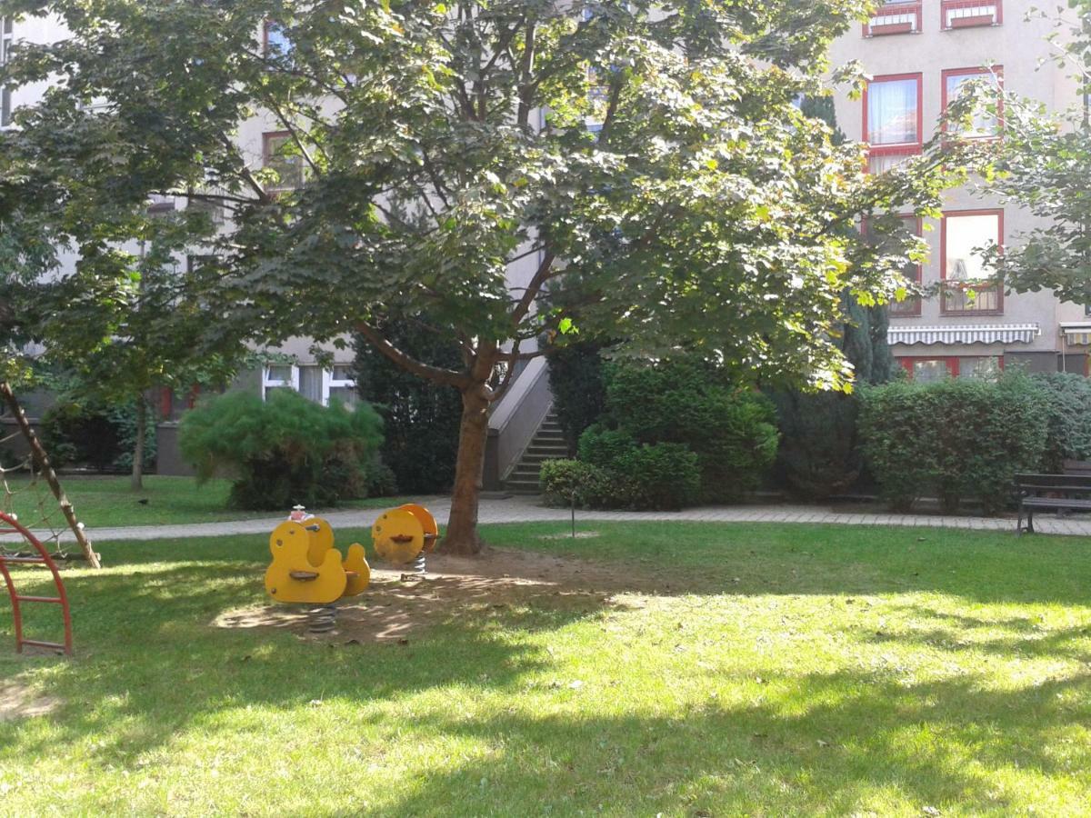 Lily Apartman Будапеща Екстериор снимка
